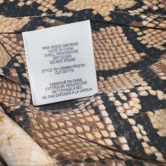 NWT! Joie animal print sleeveless button down top - Picture 6 of 6